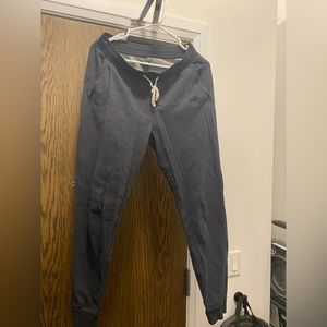 Roots joggers size S